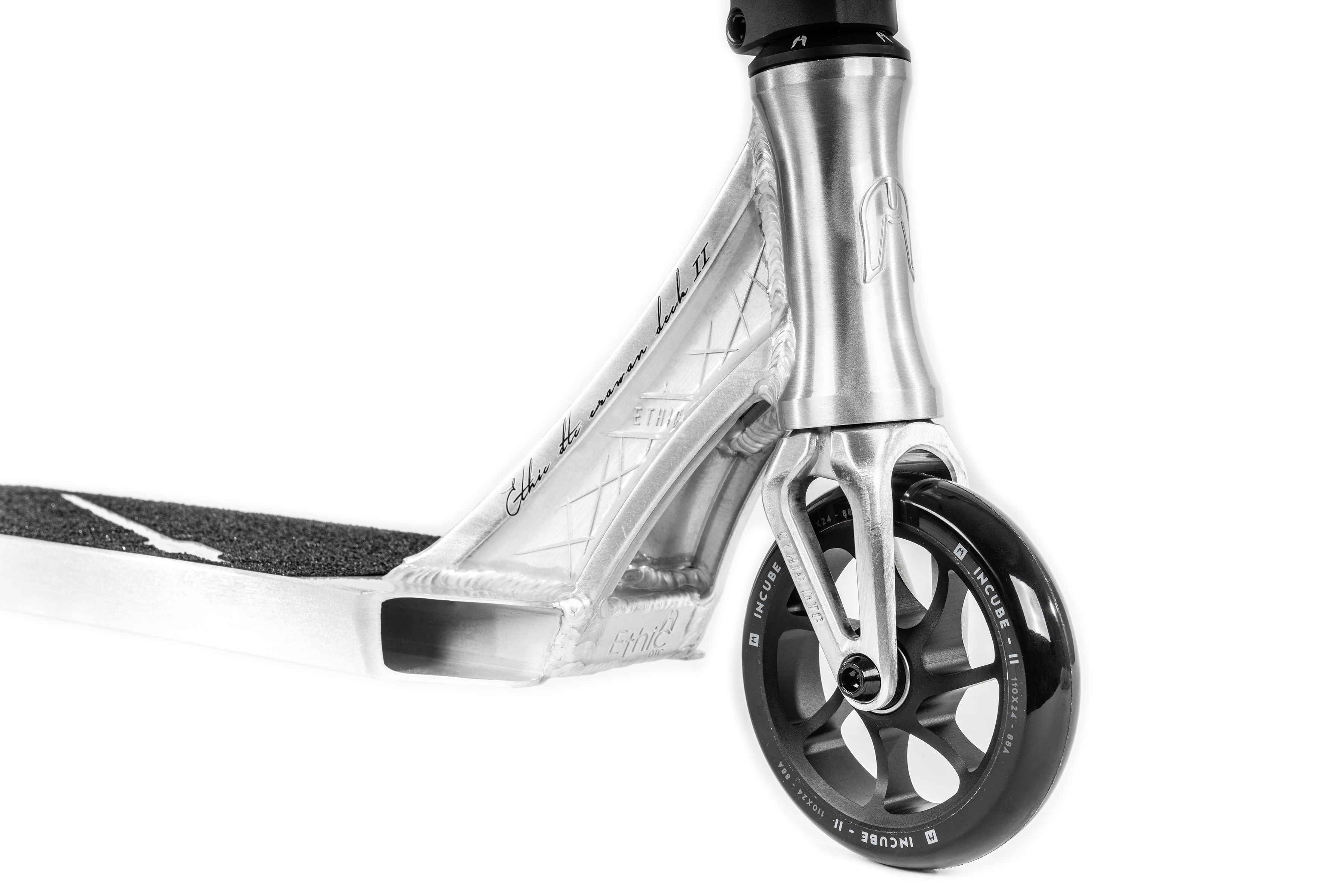 Ethic Erawan V2 Medium stunt scooter