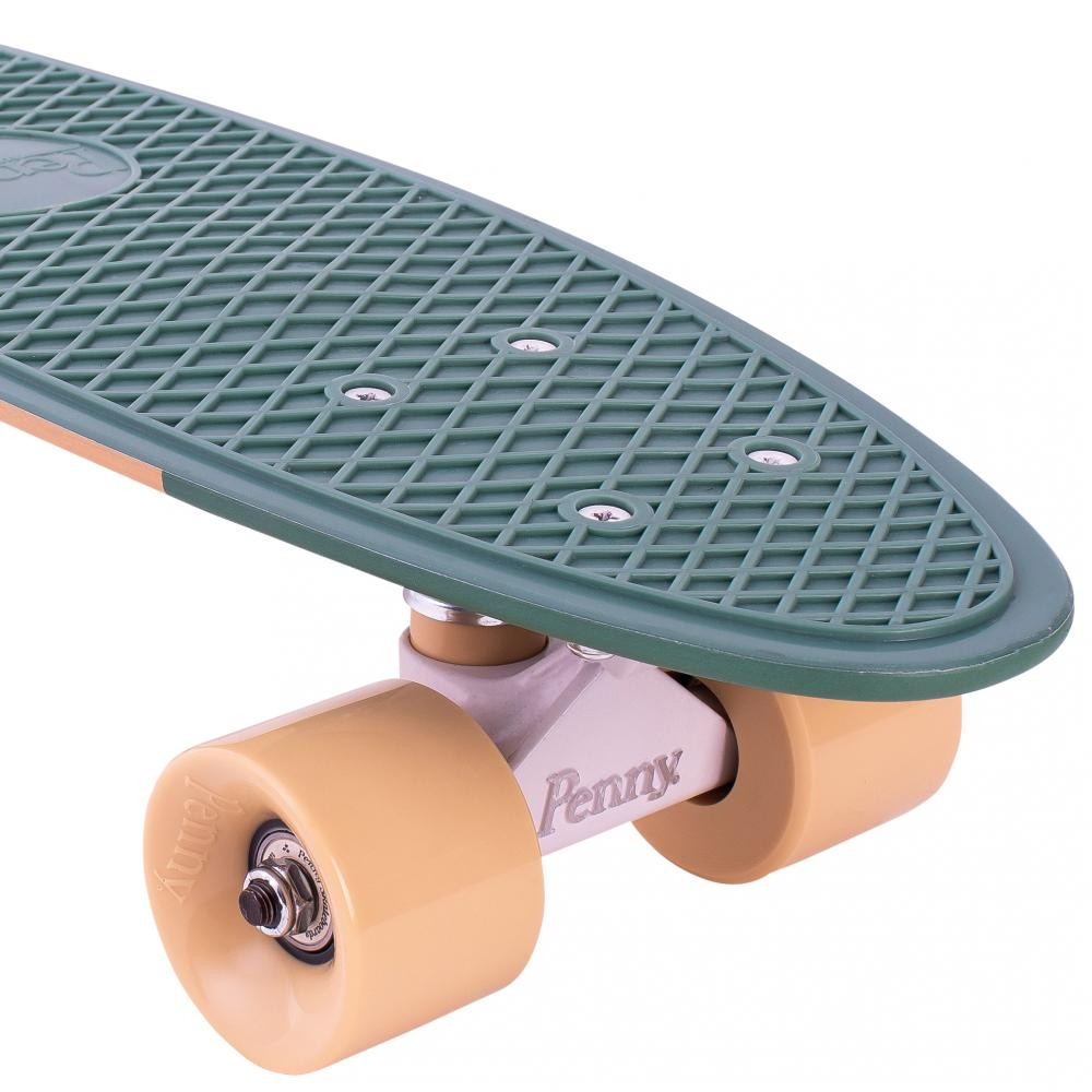 Penny Boards '22' with design